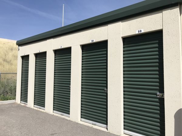 Drive Up Units at Easy Storage